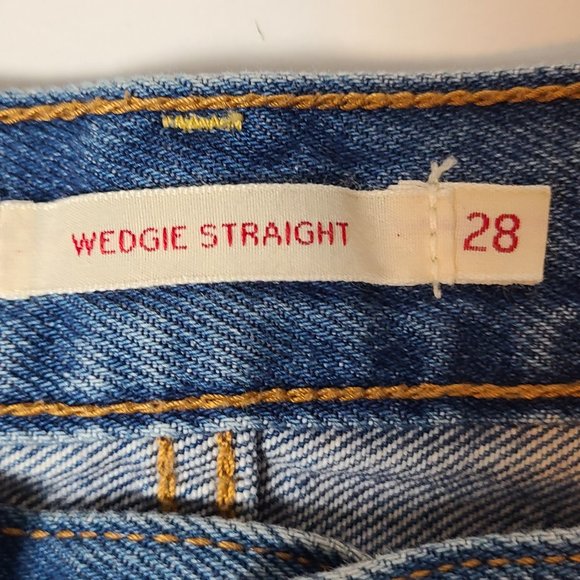 Levi's Blue High Rise Straight Leg Cropped Frayed Hem-Size 28 - Picture 7 of 9